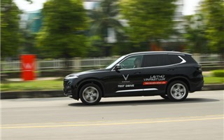 Tuân thủ quy định 5K mùa dịch, VinFast tiên phong phục vụ lái thử xe, ký hợp đồng tại nhà khách hàng