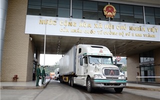 Xuất khẩu 3.400 tấn vải thiều chín sớm qua cửa khẩu Lào Cai