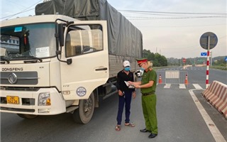Hà Nội: Yêu cầu 1.732 phương tiện quay đầu, xử lý 115 trường hợp vi phạm Luật Giao thông