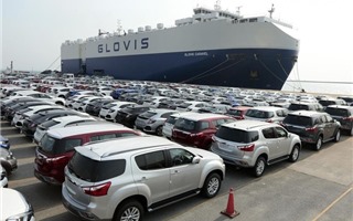 Thị trường ô tô Việt Nam sắp chạm mốc “khủng”, vươn mình trong khu vực