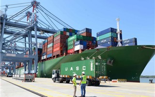 Sản lượng hàng hóa thông qua cảng biển tăng 17% trong tháng đầu năm