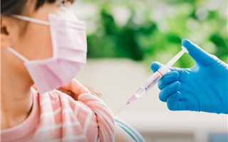 An toàn là yêu cầu hàng đầu khi tiêm vaccine phòng Covid-19 cho trẻ