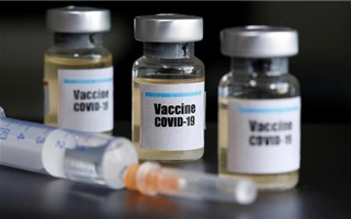 Bộ Chính trị đồng ý chủ trương mua và sử dụng vaccine phòng COVID-19