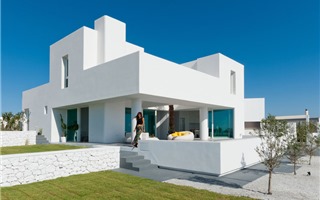 Ngôi nhà hiện đại màu trắng tuyệt đẹp ở Hy Lạp