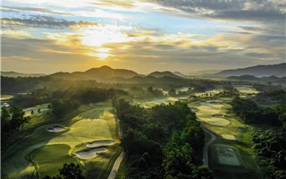 Sân golf của Sun Group lần thứ 5 liên tiếp lập “cú đúp” tại World Golf Awards 