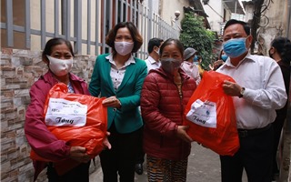 Trung ương Hội LHPN Việt Nam tặng trên 740 suất quà hỗ trợ phụ nữ khó khăn 