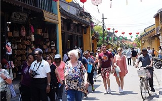 Giám sát khách du lịch đến Việt Nam có nguy cơ cao nhiễm vi rút corona