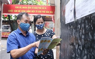 Quận Nam Từ Liêm soạn thảo tờ rơi bằng 5 thứ tiếng để tuyên truyền chống dịch