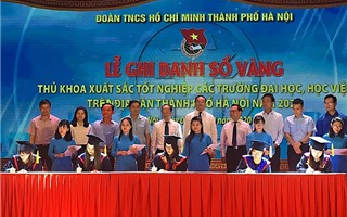 Hà Nội tổ chức Lễ ghi danh sổ vàng 88 thủ khoa xuất sắc năm 2020