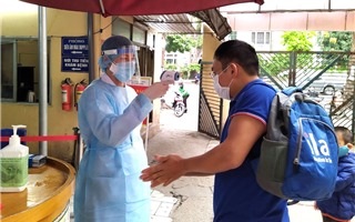 Phòng lây nhiễm dịch Covid-19 tại Hà Nội: Bệnh viện kích hoạt báo động đỏ