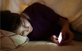 5 nguy cơ tiềm ẩn của điện thoại di động đối với sức khỏe