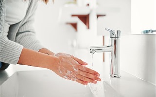 Rửa tay thế nào là đúng trong thời Covid-19 khi hàng ngàn người thực hiện sai?