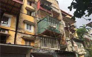 Hà Nội: Di dời các hộ dân ra khỏi các nhà chung cư cũ nguy hiểm