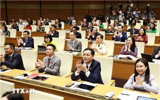 Quốc hội khóa XVI bàn thảo kế hoạch tài chính và quản lý nợ công quốc gia