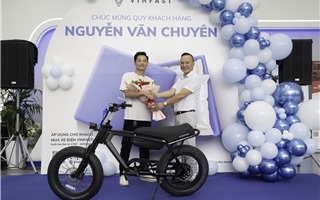  Khách hàng VinFast bất ngờ vì trải nghiệm “mua 1 được 2” 