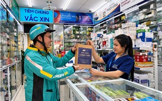  Green SM & Long Châu triển khai giao hàng bằng xe máy điện 