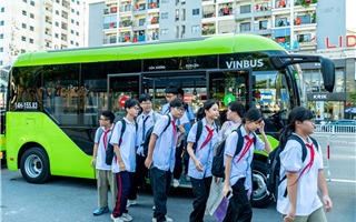 Quảng Ninh triển khai xe bus điện miễn phí đưa đón học sinh đến trường 
