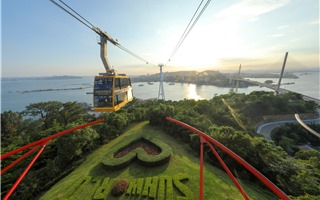 Khám phá Hạ Long dịp 30/4: Hành trình từ bình minh đến pháo hoa VUI-Fest 