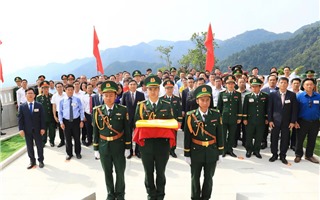  Tự hào, thiêng liêng lễ thượng cờ A Pa Chải - Cực tây tổ quốc 