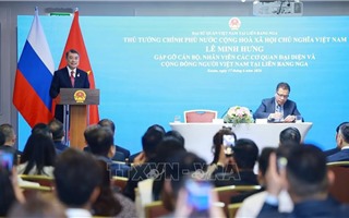 Thủ tướng Lê Minh Hưng gặp cộng đồng người Việt Nam tại Nga 