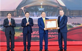 Vingroup nhận Huân chương LĐ hạng nhất vì thành tích đặc biệt xuất sắc tại VEC 