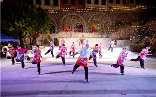  Chợ đêm Vui Phết, Phú Quốc ra mắt show đường phố “Tinh Tươm” 
