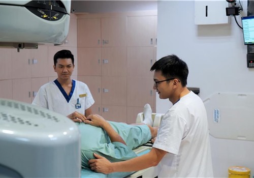 Vinmec điều trị ung thư tiền liệt tuyến bằng phác đồ xạ trị hàng đầu thế giới