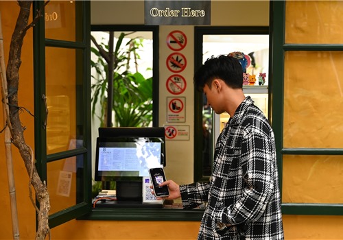 TPBank biến điện thoại thành ví quốc tế: Quét QR, chi tiêu xuyên biên giới 