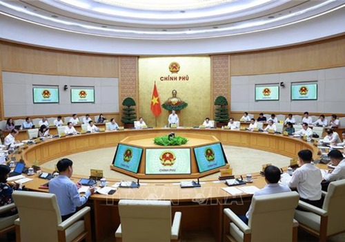 Thủ tướng yêu cầu khẩn trương hoàn thiện các dự án luật trình Quốc hội