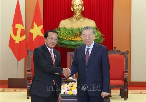 Ưu tiên cao nhất phát triển quan hệ Việt Nam - Lào