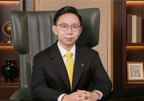 Ông Phạm Nhật Vượng & bà Phạm Thu Hương chuyển giao vai trò lãnh đạo tại Vinfast