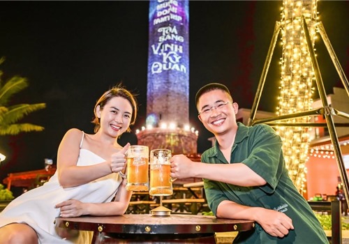 “Chốt kèo” 2/9 gần Hà Nội: Mê mẩn show 3D mapping và pháo hoa kép